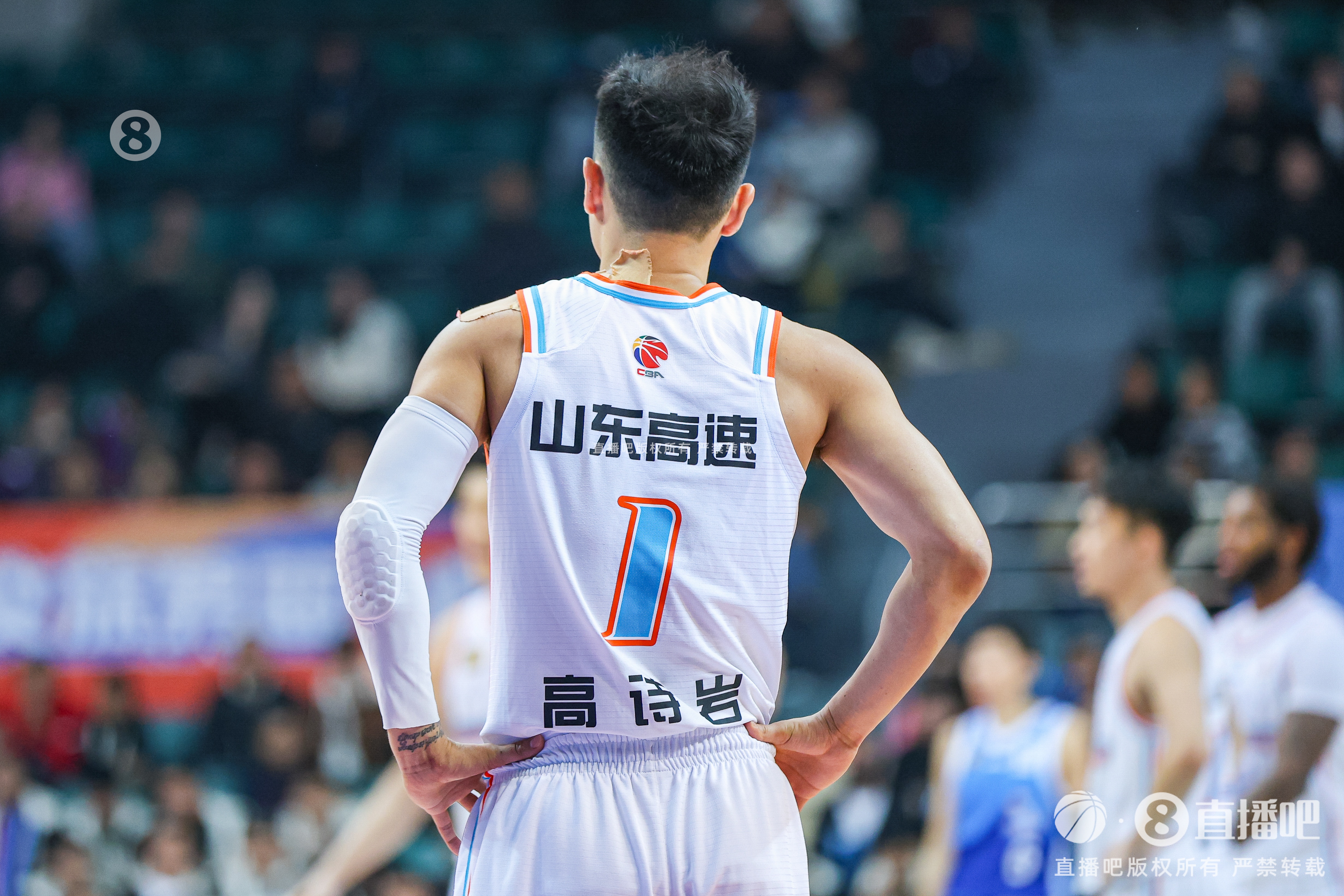 挺全面!高诗岩8中3拿到11分4板7助 罚球4中4